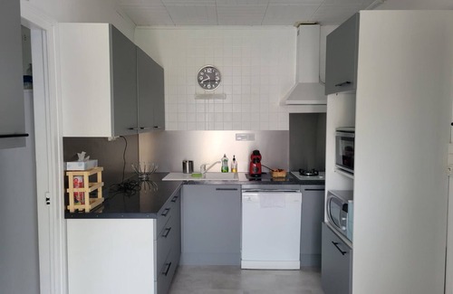 Quartier du Casino House | Beachside House with Garden, Parking, & Close to La Rochelle – Sleeps 6