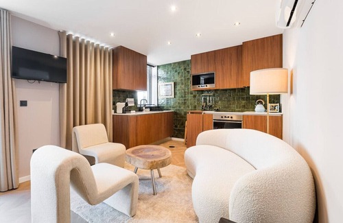 Leixões House | Beachside House in Matosinhos