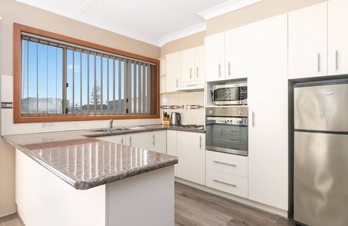 Warilla Apartment | Beachside Nook @ Warilla - Next to Warilla Beach