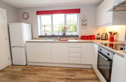 Prestatyn House | BEACHSIDE, pet friendly, with a garden in Prestatyn
