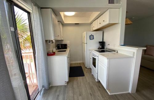 St. Pete Beach Apartment | Beachside studio