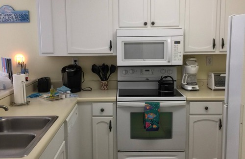 Navarre Beach Condo | Beachview Complex - Steps from the beach, Swimming pool, and Tennis Court