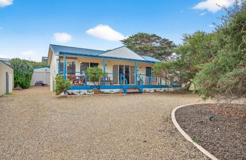 Goolwa Beach House | Beachwood - Fabulous Front-Row Goolwa Beach, Pet Friendly