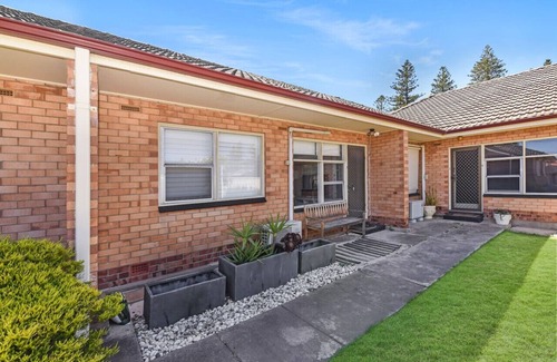 Henley Beach Apartment | Beachy Keen in Gorgeous Henley Beach