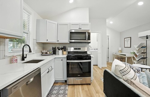 Valparaiso House | Beacons' Nest – Valpo U, Downtown & Dunes