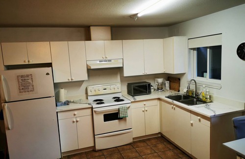 Newton House | Bear Creek Suite/Room B2
