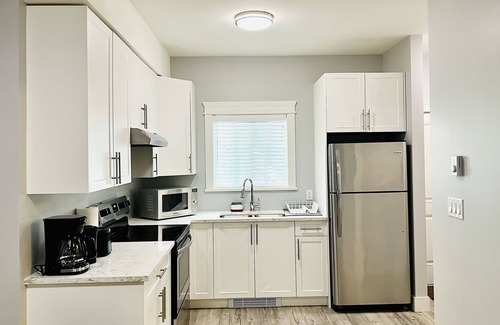 Langford House | Bear Mountain 1 bedroom suite with parking