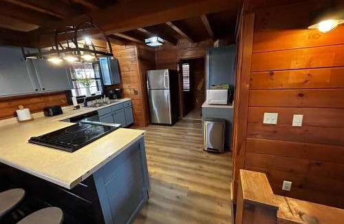 Byrdstown House | Bear Necessities located near East Port Marina & Dale Hollow
