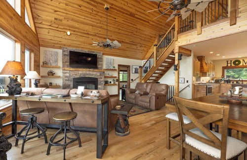 Boomer Cabin | Bear Paw Lodge - North Carolina