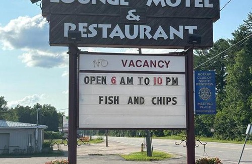 Deep River Hotel | Bear's den Lounge and Motel