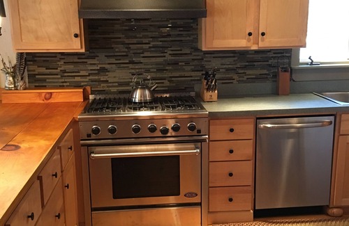 West Ossipee House | Bearcamp Riverfront Dream Hot Tub Storybook Setting #BearcampBungalow