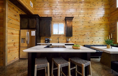 Broken Bow Cabin | Bearly Creekin' Stay for 14!