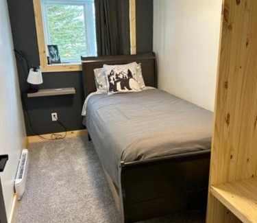 Churchill House | Bears Den Guest House II