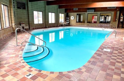 Red Lodge Hotel | Beartooth Hideaway Inn & Cabins