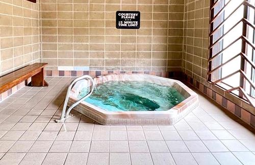 Red Lodge Hotel | Beartooth Hideaway Inn & Cabins