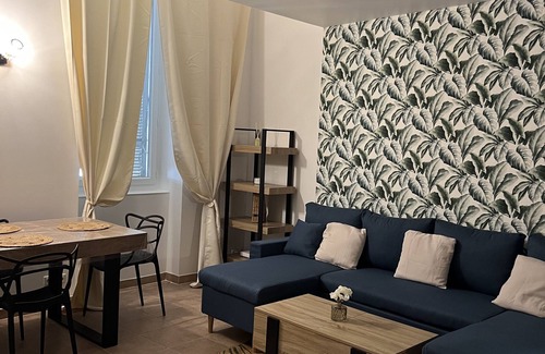 Noailles Apartment | BEAU 48 M2 VIEUX PORT