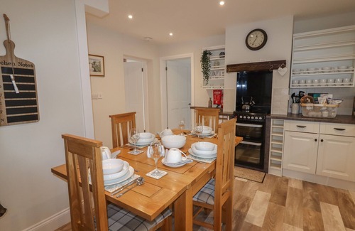 Bewdley Cottage | BEAU COTTAGE, pet friendly, character holiday cottage in Bewdley