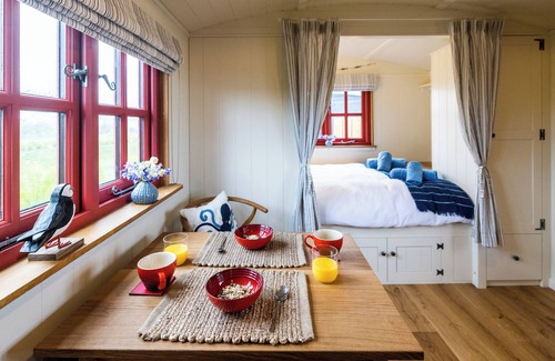 La Moye Cabin | Beaucette Marina