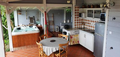 Pointe-Noire House | Beausejour Guest House