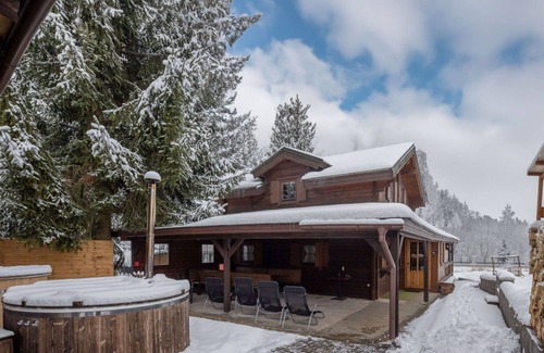 Dolni Branna House | Beautiful private villa for 8 people with hot tub, WIFI, TV, terrace, pets allowed and parking