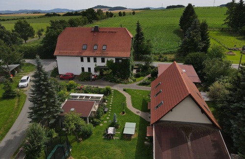 Ruppersdorf Condo | Beautiful 4-bed room *, wheelchair accessible, accommodation in the middle of the garden,