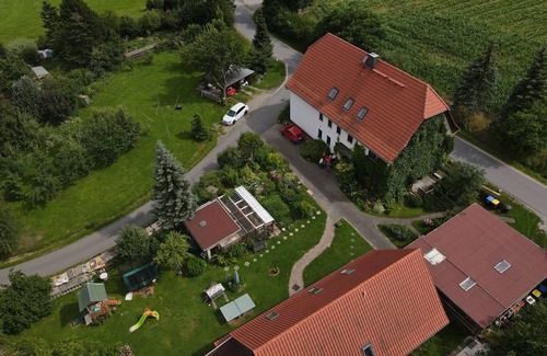 Ruppersdorf Condo | Beautiful 4-bed room *, wheelchair accessible, accommodation in the middle of the garden,