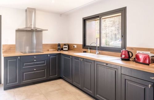 Sainte-Eulalie-en-Born Villa | Beautiful private villa for 12 people with private pool, WIFI, TV, terrace and parking