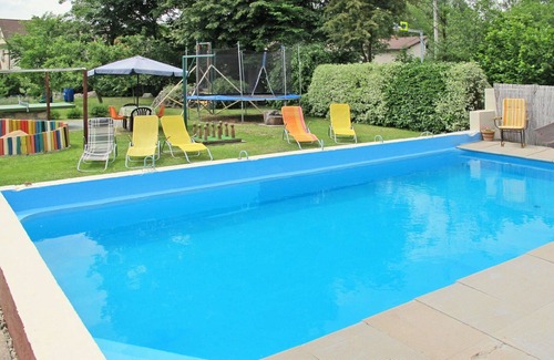Kvasiny Villa | Beautiful private villa with hot tub, WIFI, private pool, TV, patio, pets allowed and parking