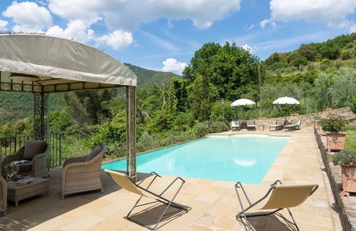 Castiglion Fiorentino House | Beautiful private villa for 6 guests with private pool, WIFI, TV, patio, pets allowed and parking
