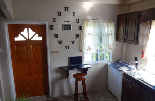 St. George's Apartment | Beautiful 1-Bed Apartment in Saint George's