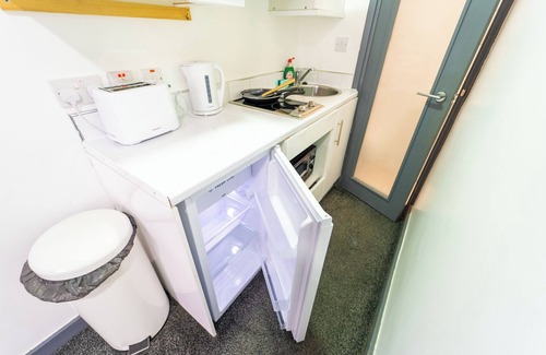 Selly Oak Apartment | Beautiful 1-Bed Studio in Birmingham