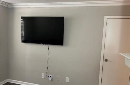 George Bush Park/Eldridge Apartment | Beautiful 1-bedroom Townhome with nice amenities