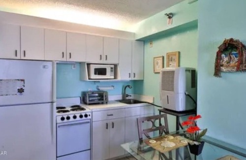 Lenox Park Condo | Beautiful 1-private bedroom ocean front condo in enjoyable Daytona Beach