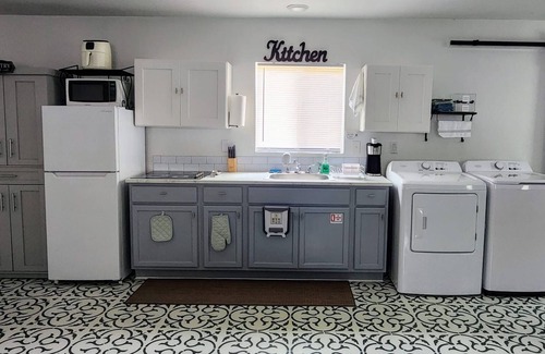 Texas City House | Beautiful 1BD 1 BTH Guest House located in Texas City.