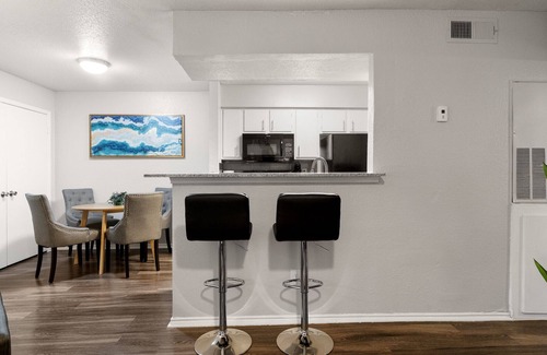 University Hills and Windsor Park Apartment | Beautiful 1BD/1BA in University Hills 4087