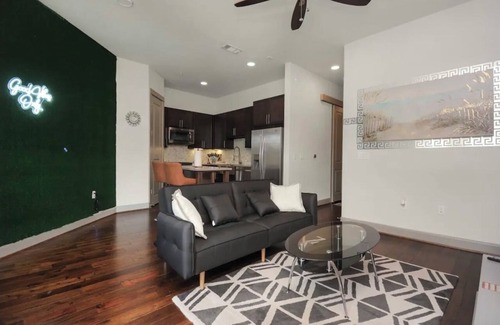 Tysons Apartment | Beautiful 1Bdr Apartment. Lux Living Mclean, VA