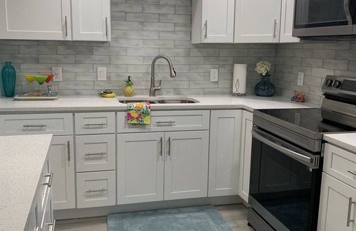 Cocoa Beach Condo | Beautiful 1st floor condo at the DIPLOMAT!nSteps to the beach!