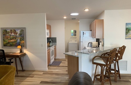 Duval Villa | Beautiful 2/2 Villa w/4 Seater Gas Golf Cart, BBQ Grill, and WiFi!