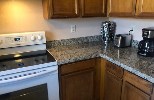 Maryvale House | Beautiful 2 bdrm townhouse w/pool in Glendale AZ