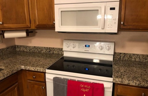 Maryvale House | Beautiful 2 bdrm townhouse w/pool in Glendale AZ