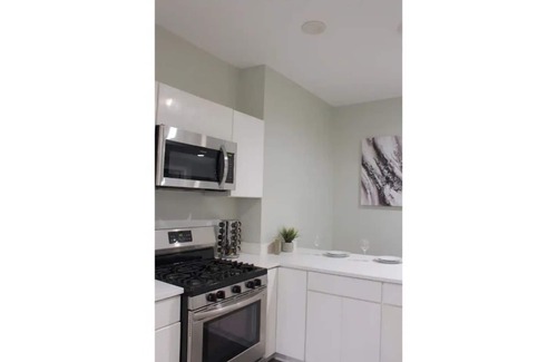 Cohoes Apartment | ★ BEAUTIFUL 2 BED 2 BATH w/SOAKER TUB + W/D★