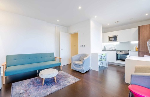 Woolwich Riverside Apartment | Beautiful 2-Bed Apartment in London