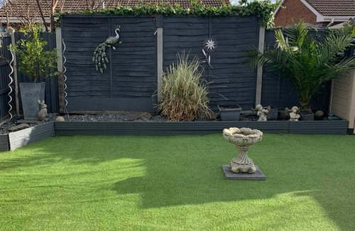 Canvey Island Cottage | Beautiful 2-bed Bungalow in Canvey Island