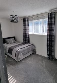 Motherwell House | Beautiful 2 bed house close to M74 and Strathclyde Park
