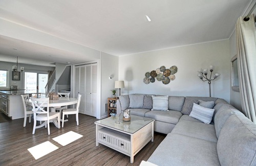 South Bethany House | Beautiful 2 bed Townhouse in Bayshore Breeze! Close to State Park Beaches! Dock, Beach Town, Restaurants and More!
