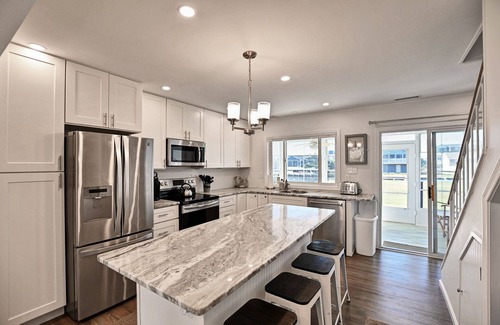 South Bethany House | Beautiful 2 bed Townhouse in Bayshore Breeze! Close to State Park Beaches! Dock, Beach Town, Restaurants and More!