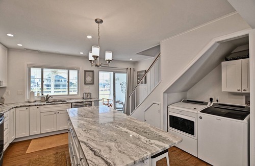 South Bethany House | Beautiful 2 bed Townhouse in Bayshore Breeze! Close to State Park Beaches! Dock, Beach Town, Restaurants and More!