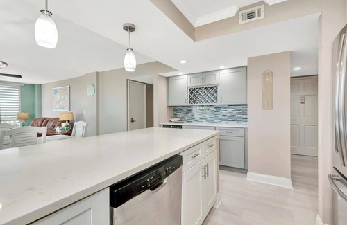 Glenwood Condo | Beautiful 2-Bedroom/2 -Bath Condo direct beachfront Ormond Beach