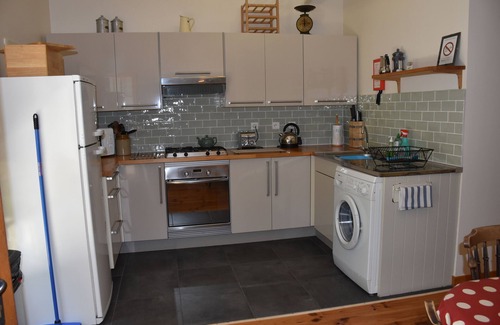 Crazannes Cottage | Beautiful 2 bedroom cottage 5 minutes from the River Charente