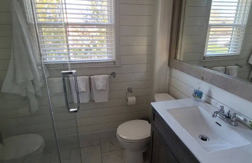 North Bay House | Beautiful 2 Bedroom Home in the Heart of North Bay